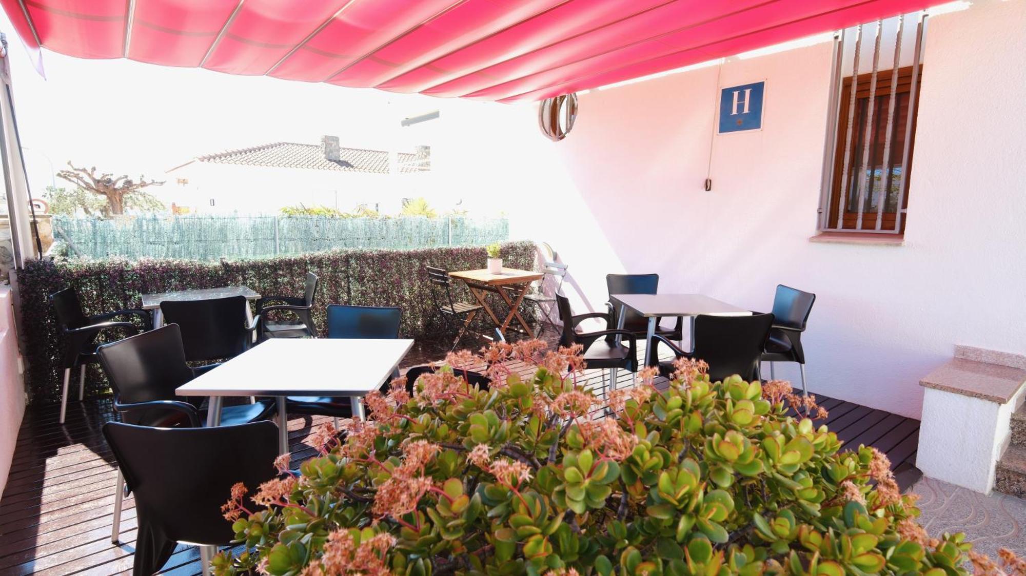 Hotel Paradis Torredembarra Buitenkant foto